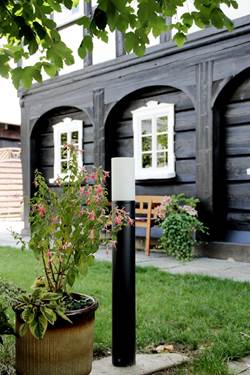 Außenanlage mit neuer Beleuchtung